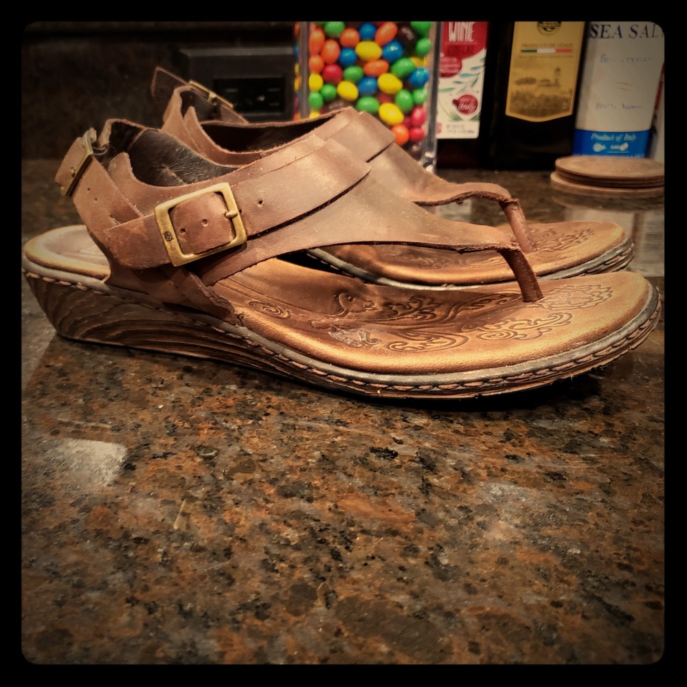BORN SANDALS